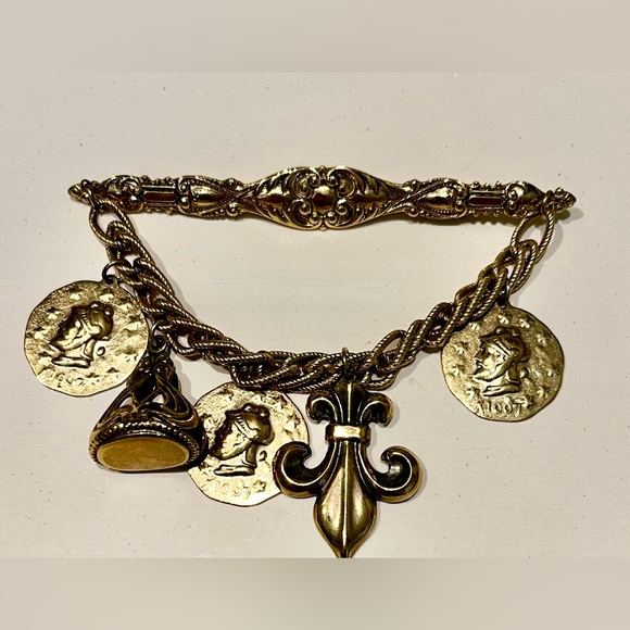 VINTAGE Mid Century Rare Large Drippy Chatalaine Style Brooch w Charms FANTASTIC - Picture 2 of 8